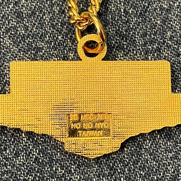 United Airlines Wings Logo Necklace ~ 1992 Olympic Sponsor Commemorative - Picture 3 of 3